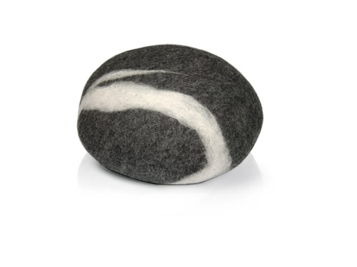 Filzkissen stONE collection No. 4 Dark Grey von fivetimesone – Bild 2