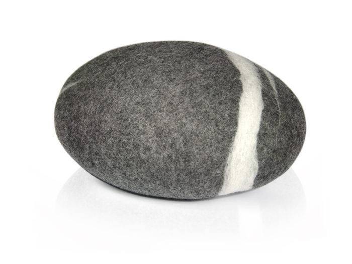 Filzkissen stONE collection No. 4 Dark Grey von fivetimesone – Bild 3