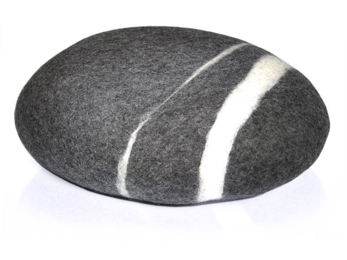 Filzkissen stONE collection No. 4 Dark Grey von fivetimesone – Bild 4