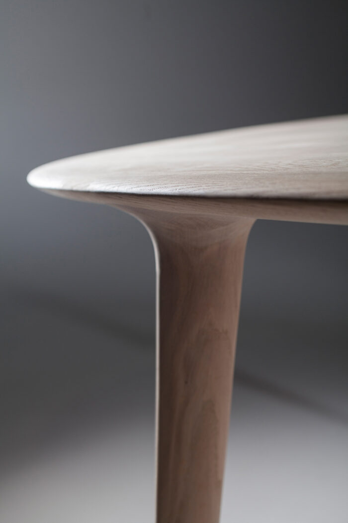 Esstisch Luc oval von Artisan – Bild 6