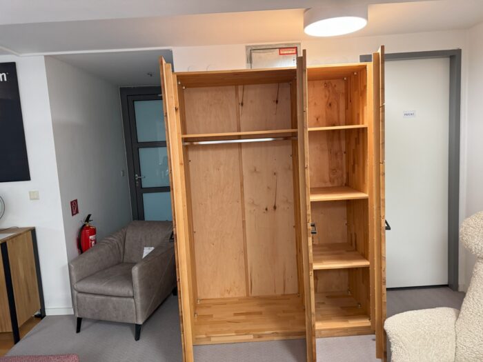 % Angebot Schrank San Antonio von Forestales / Ausstellungsstück – Bild 2