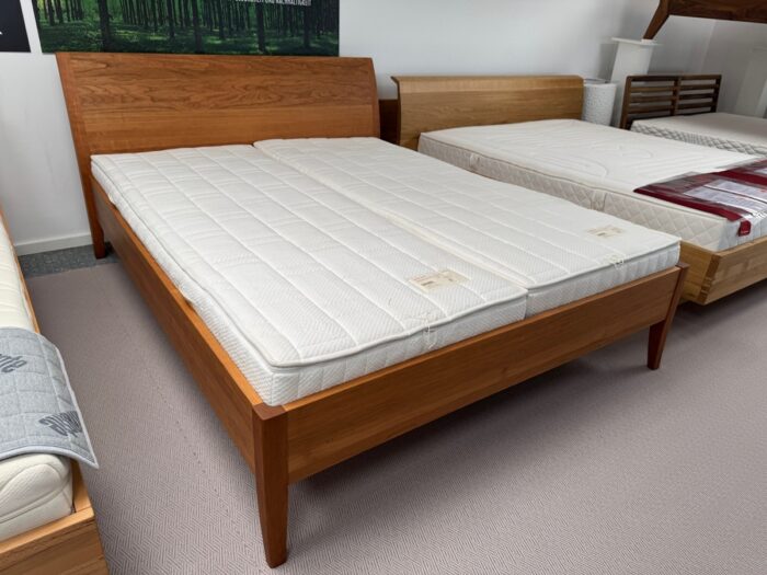 % Angebot Bett Pro Classico in Kirsche von Coburger Werkstätten / Ausstellungsstück – Bild 2